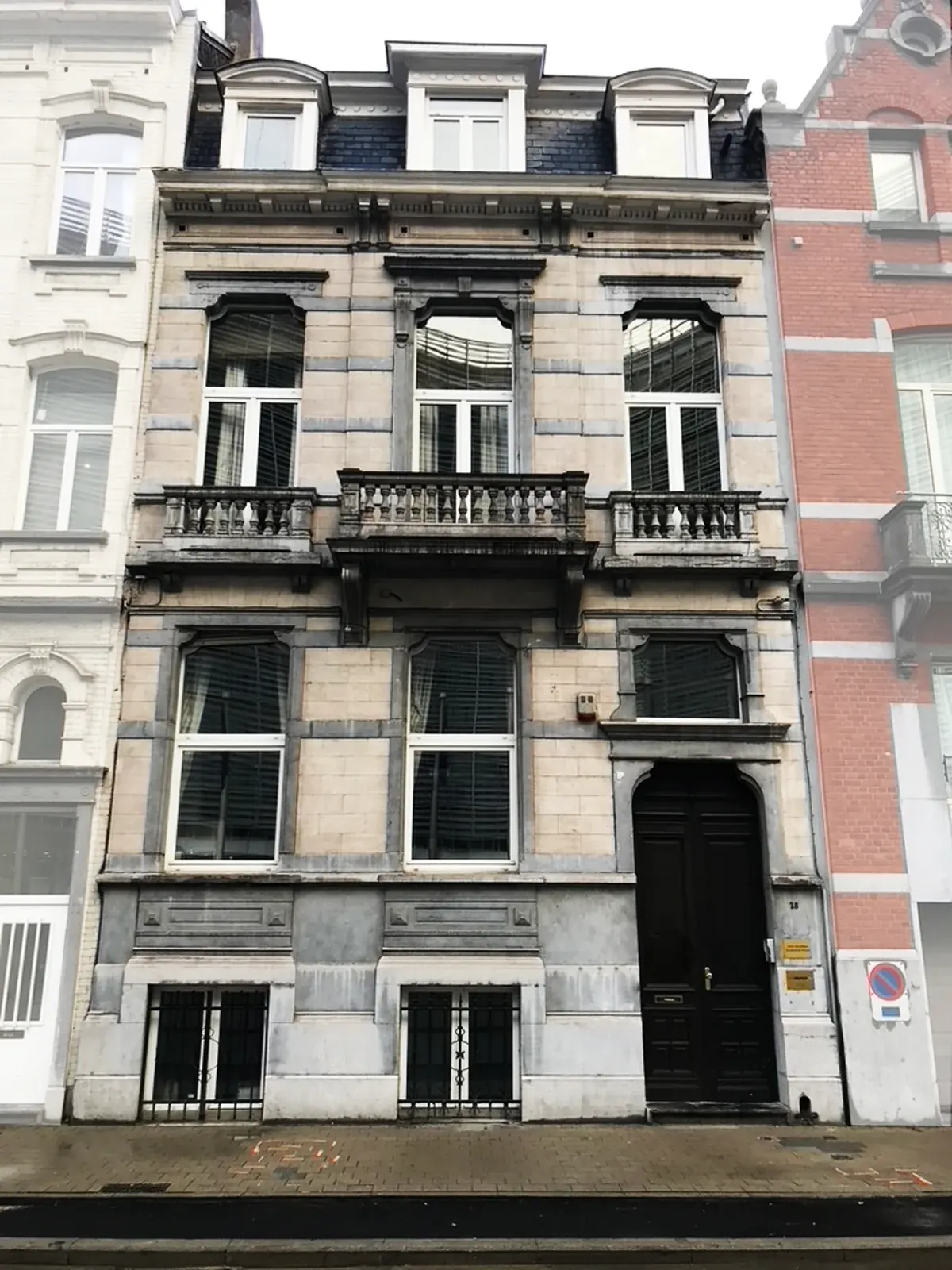 La fachada de Boulevard Charlemagne 28 en Bruselas