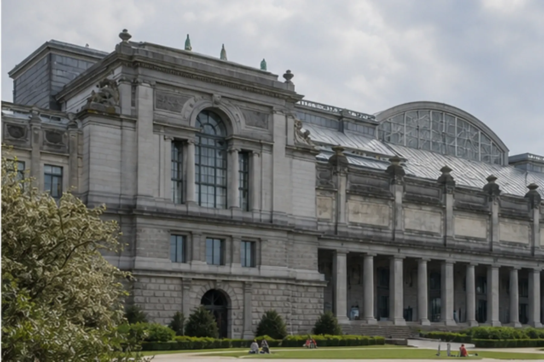 El ala de la columnata en el Parc du Cinquantenaire de Bruselas
