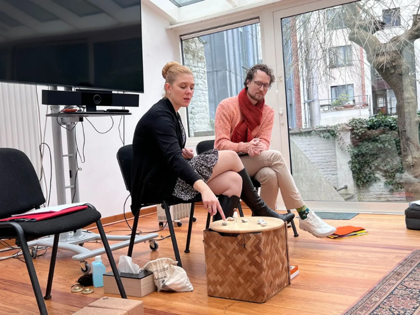 Cecilia Altieri and Simon Maebe teaching together